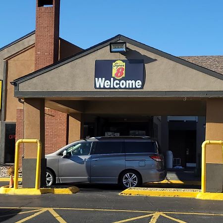 Super 8 By Wyndham Kansas City Airport North Kültér fotó