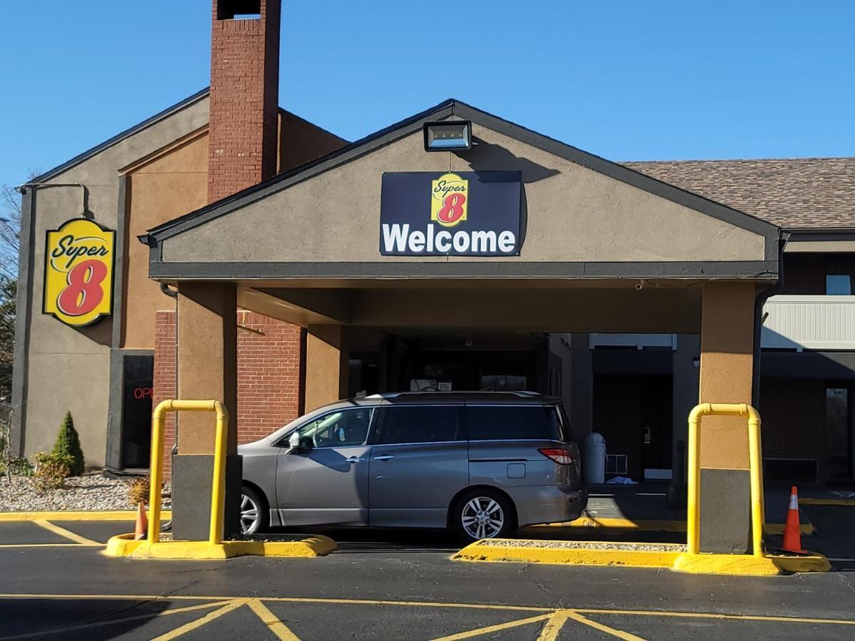 Super 8 By Wyndham Kansas City Airport North Kültér fotó