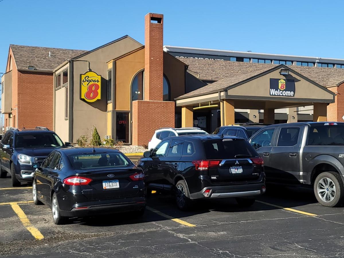 Super 8 By Wyndham Kansas City Airport North Kültér fotó