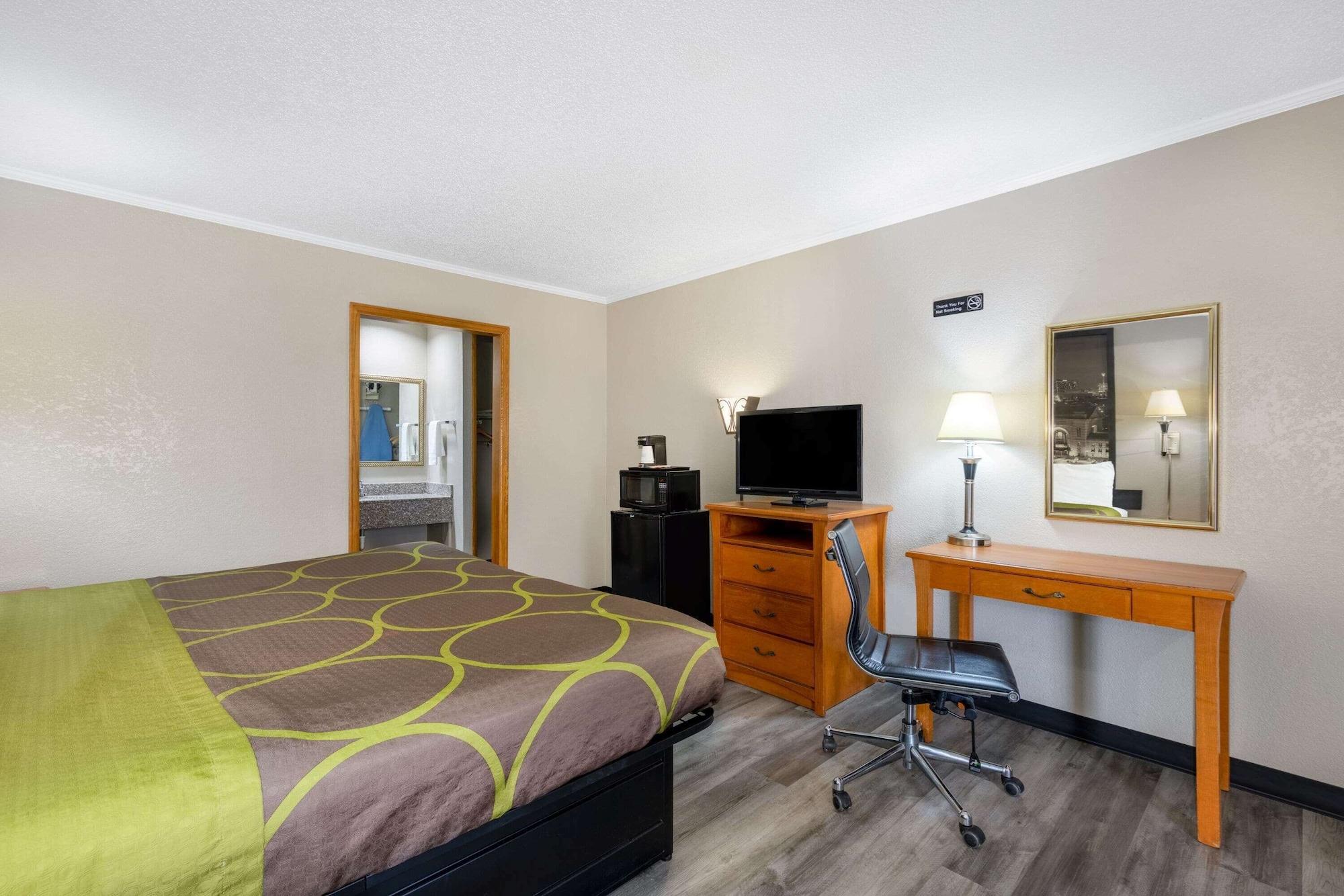 Super 8 By Wyndham Kansas City Airport North Kültér fotó