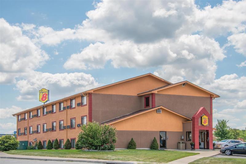 Super 8 By Wyndham Kansas City Airport North Kültér fotó