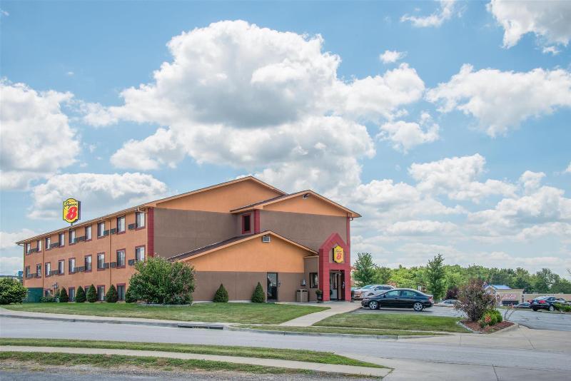 Super 8 By Wyndham Kansas City Airport North Kültér fotó