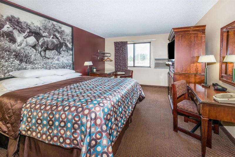Super 8 By Wyndham Kansas City Airport North Kültér fotó